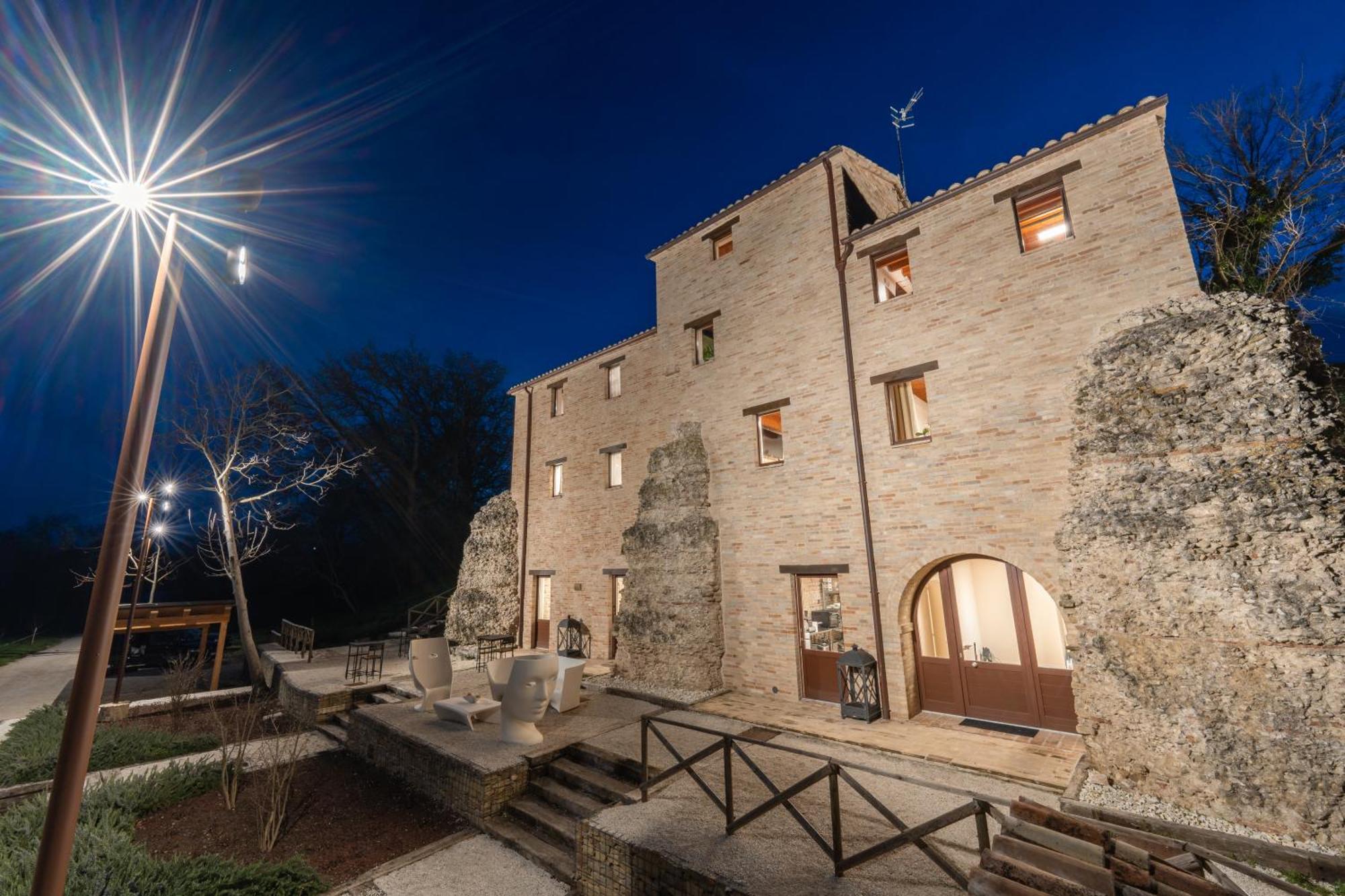Porta Gemina History Lodge Urbisaglia Extérieur photo