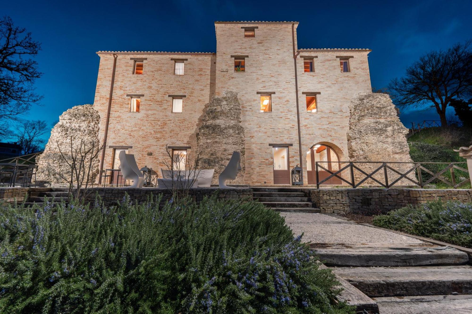 Porta Gemina History Lodge Urbisaglia Extérieur photo